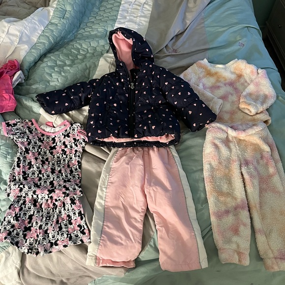 HUGE 50 PIECE BUNDLE OF DISNEY CARTERS GYMBOREE PLUS MORE!! 24M-3t shoes size 7 - Picture 10 of 16